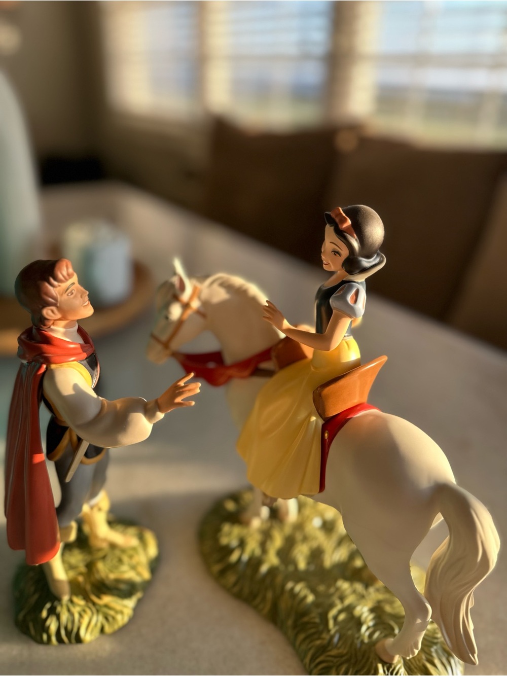 Walt Disney Classic Collection Snow White And away to his castle and Prince